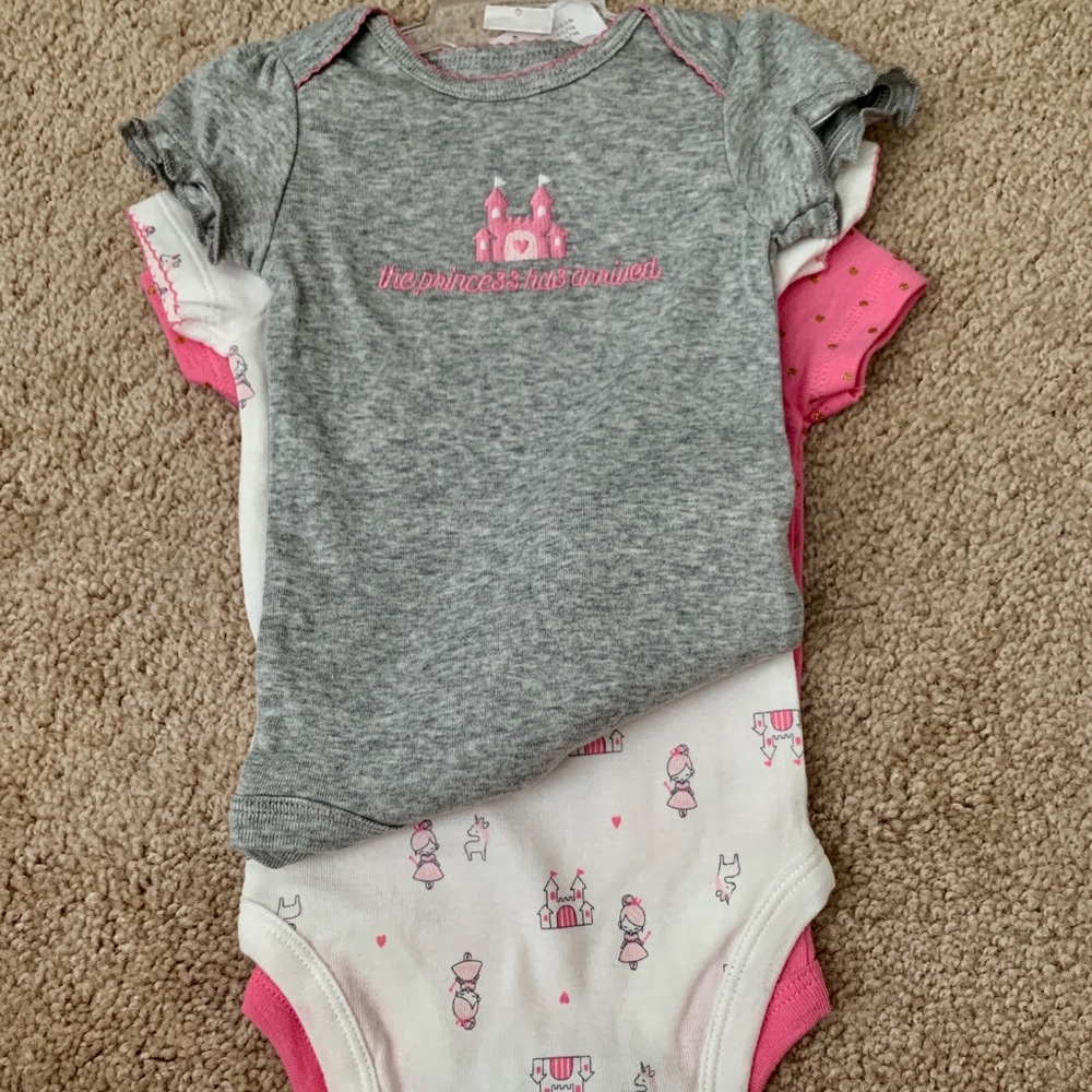 Set of 3 onesies 0-3 months NWT